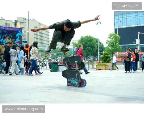 北京滑板队的战术分析与热点解读探秘滑板运动的魅力与挑战